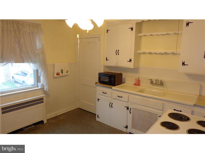 255 Margate Road Upper Darby, PA 19082 - Photo 3 of 25 Kitchen