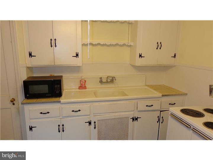 255 Margate Road Upper Darby, PA 19082 - Photo 5 of 25 Kitchen