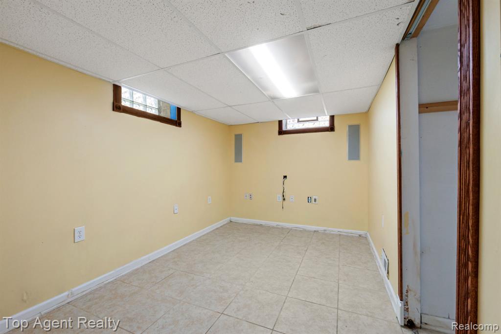 36365 Briarcliff Road Sterling Heights, MI 48312 - Photo 24 of 52