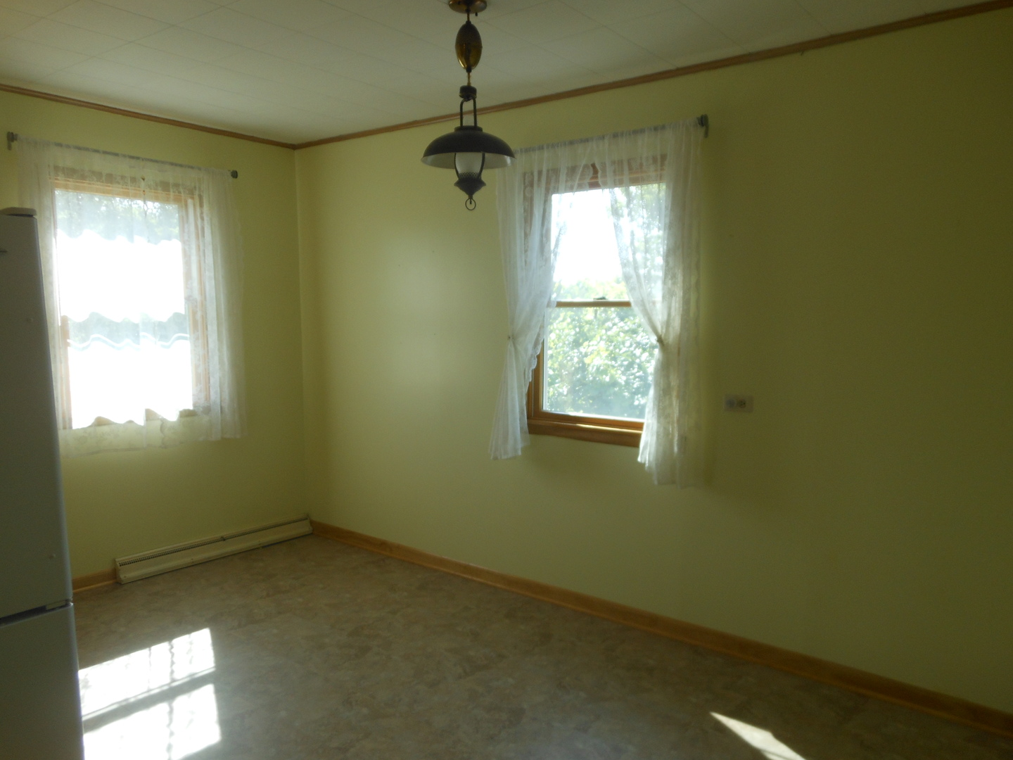 15003 High Road Lockport, IL 60441 - Photo 14 of 30 a view of a room that has a window in it