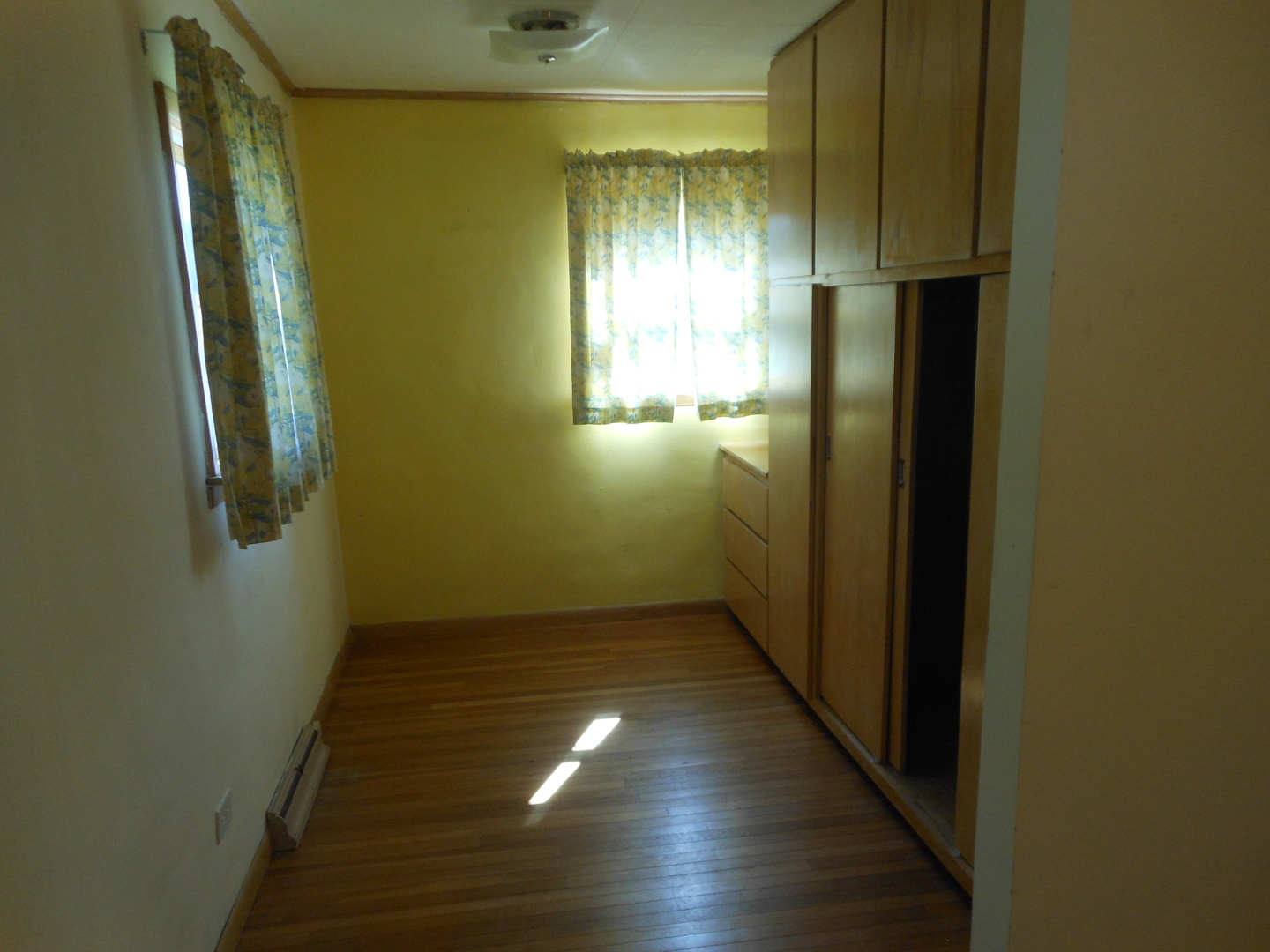 15003 High Road Lockport, IL 60441 - Photo 16 of 30 a view of a hallway with wooden floor