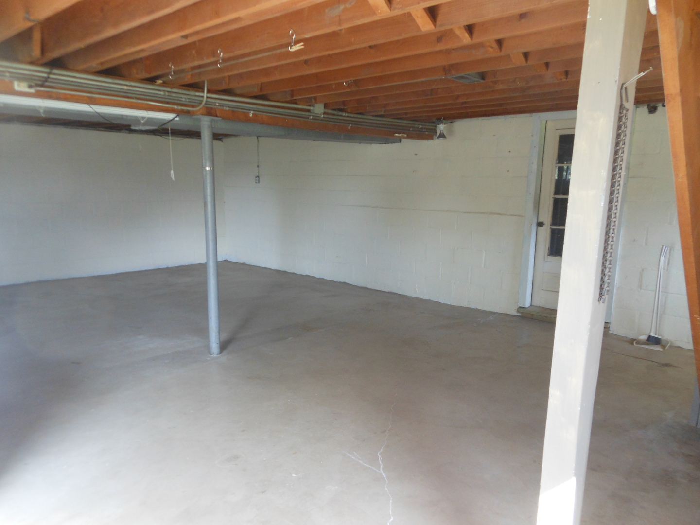 15003 High Road Lockport, IL 60441 - Photo 23 of 30 a view of an empty room