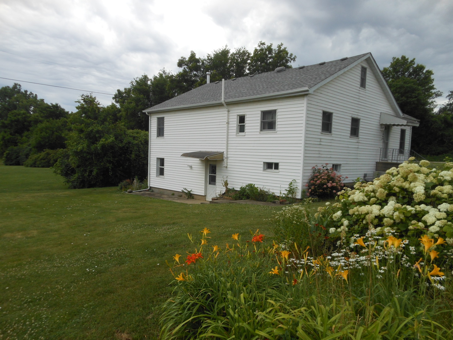 15003 High Road Lockport, IL 60441 - Photo 3 of 30 a view of a house with backyard