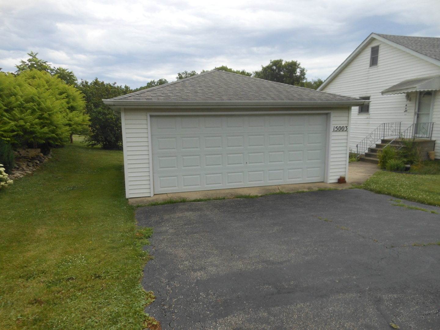 15003 High Road Lockport, IL 60441 - Photo 4 of 30 a view of backyard of house and garage