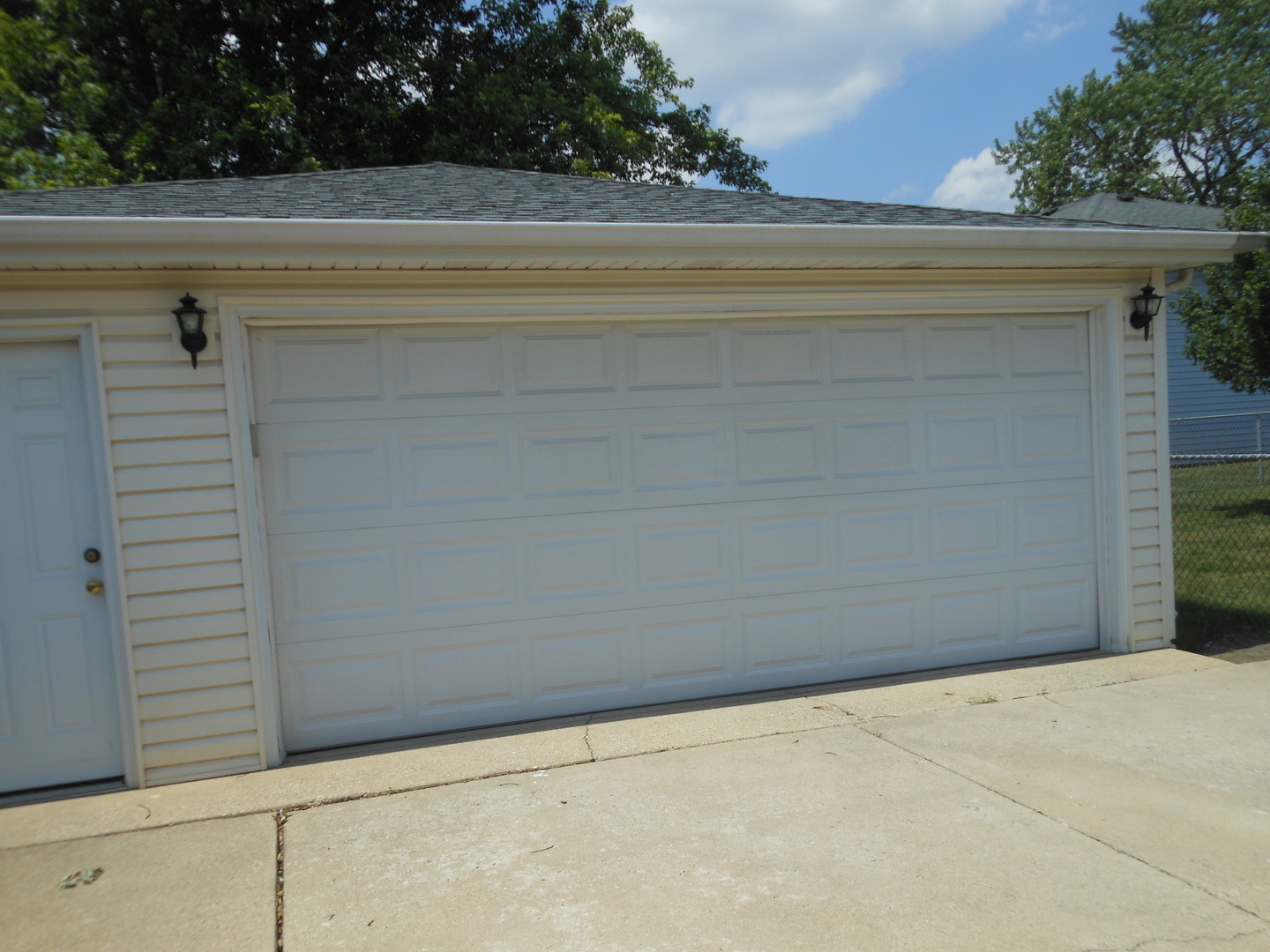 15003 High Road Lockport, IL 60441 - Photo 5 of 30 a view of wooden floor