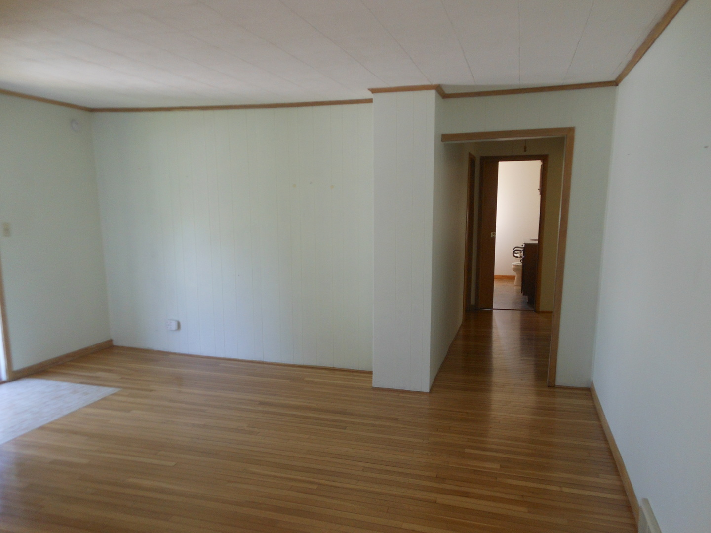 15003 High Road Lockport, IL 60441 - Photo 10 of 30 a view of a small space with wooden floor