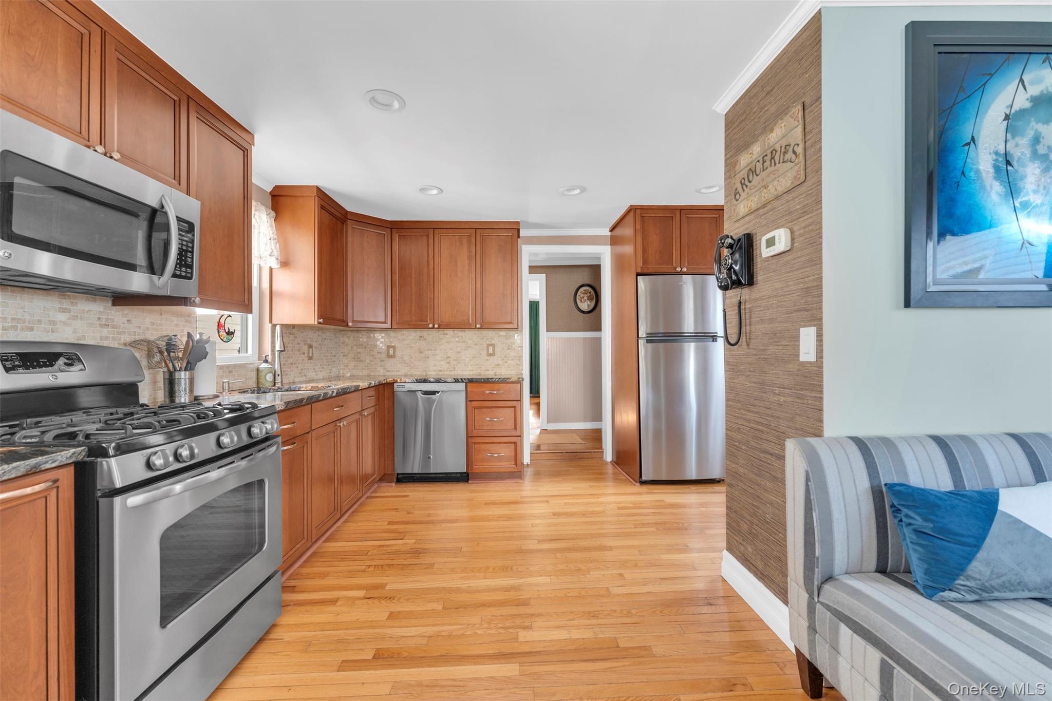 64 Tier Street Bronx, NY 10464 - Photo 7 of 16