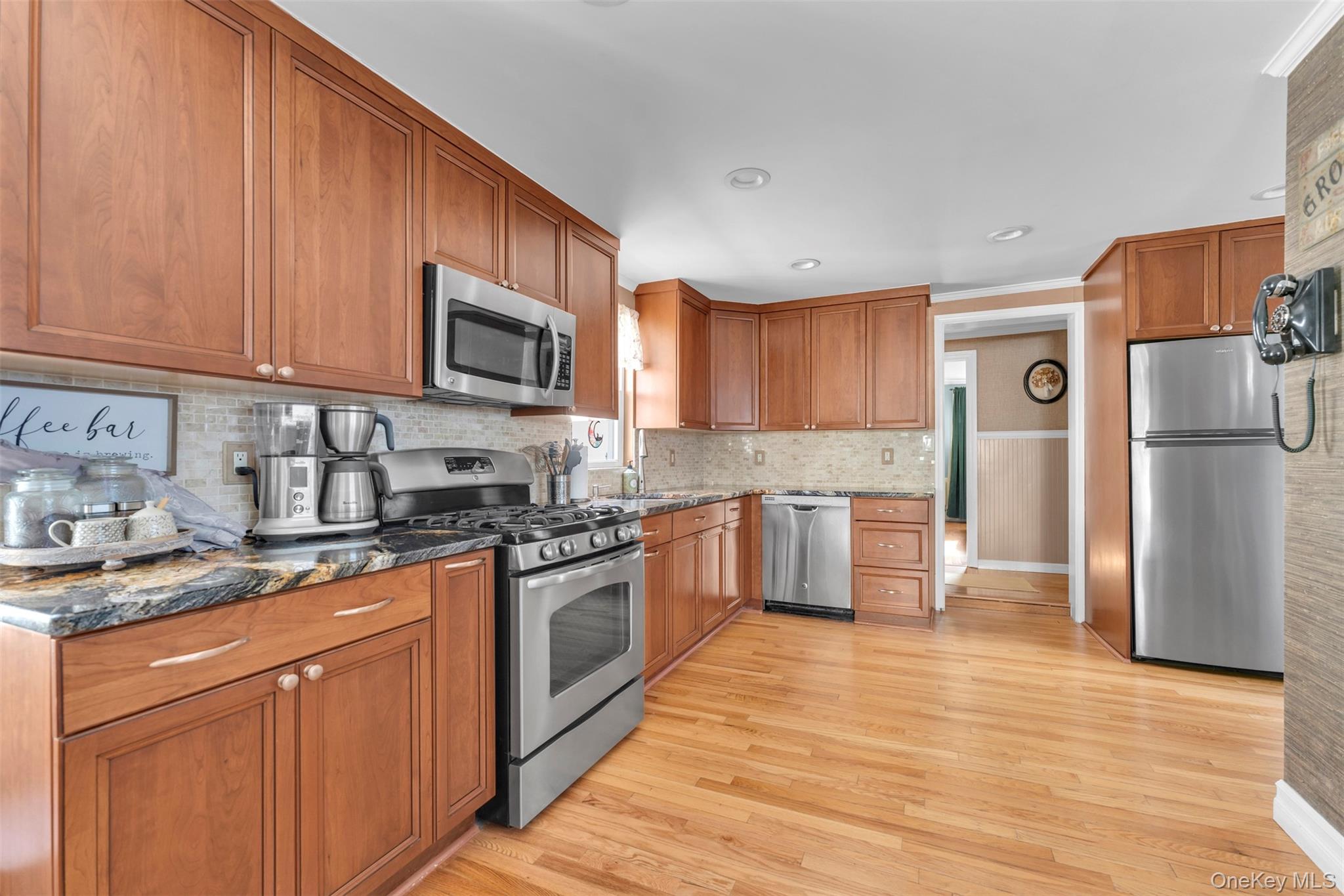 64 Tier Street Bronx, NY 10464 - Photo 9 of 16