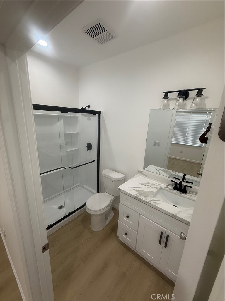 3460 Washington Street Riverside, CA 92506 - Photo 20 of 32 2 Bedroom/2 bath master bathroom