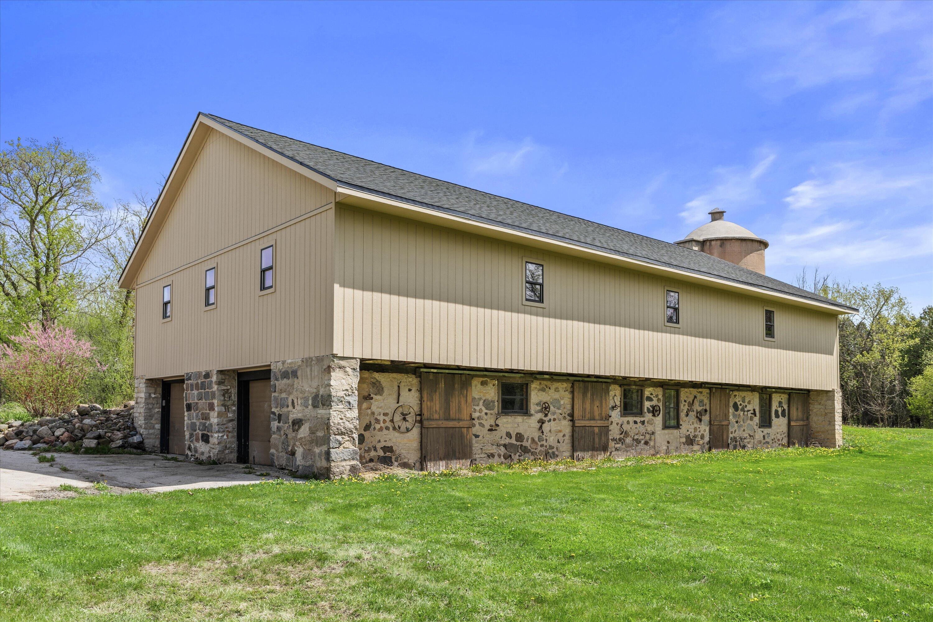 N72 W13449 Good Hope Road Menomonee Falls, WI 53051 - Photo 44 of 65 Barn