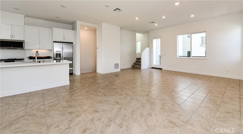 258 Sash Irvine, CA 92618 - Photo 3 of 23