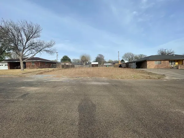 $50,000 | 1823 Chestnut Avenue, Dalhart, TX 79022