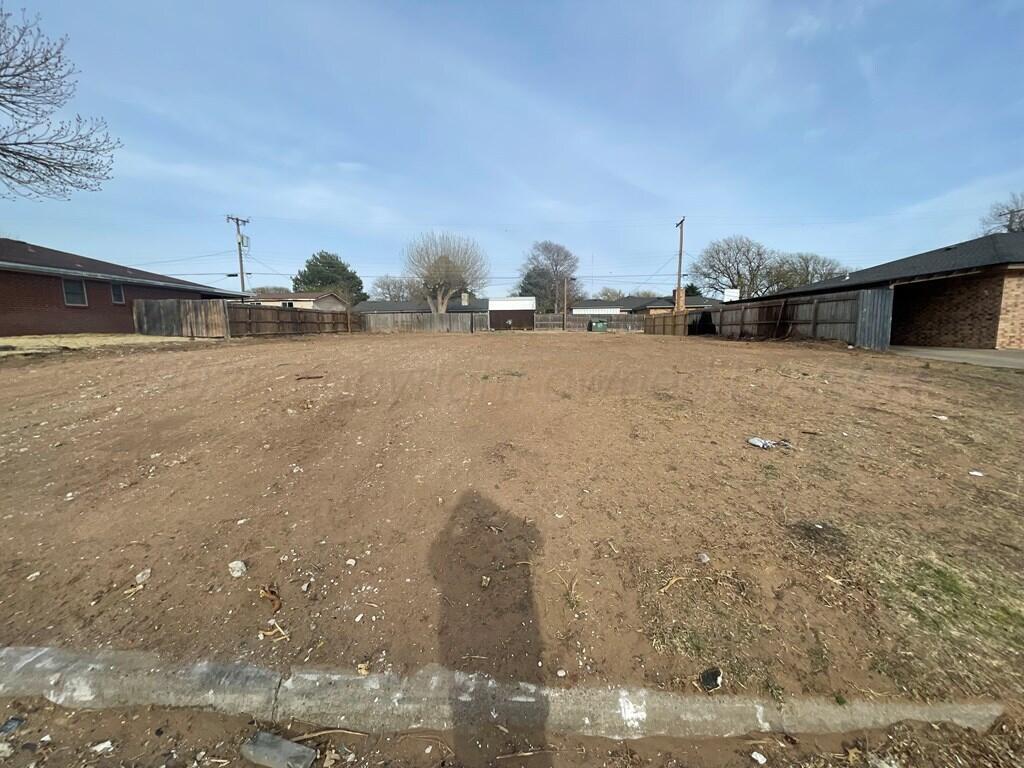 1823 Chestnut Avenue Dalhart, TX 79022 - Photo 3 of 3 21249_2