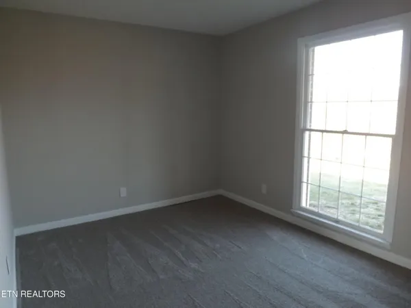 $325,000 | 262 Oxford Circle, Harrogate, TN 37752