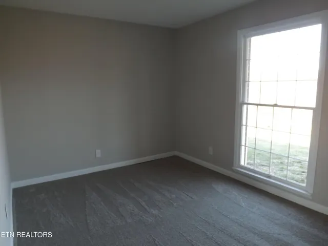 $325,000 | 262 Oxford Circle, Harrogate, TN 37752