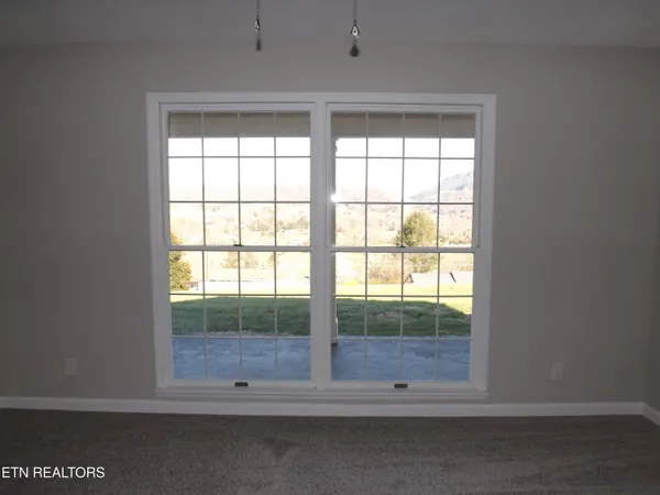 $325,000 | 262 Oxford Circle, Harrogate, TN 37752