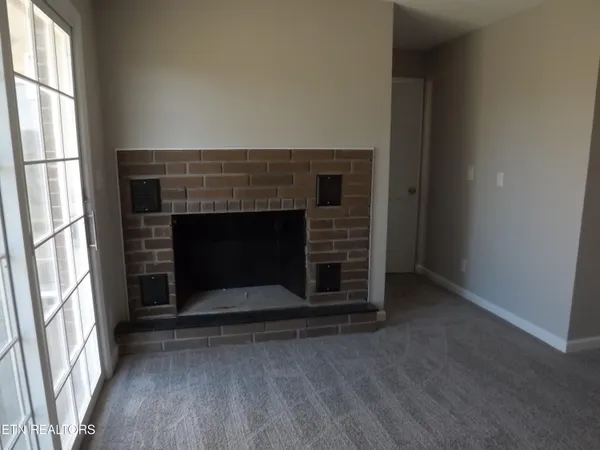 $325,000 | 262 Oxford Circle, Harrogate, TN 37752