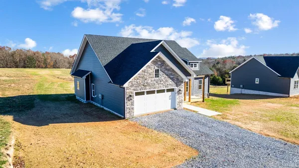 $399,000 | 10494 Leesville Road, Lynch Station, VA 24571