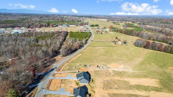 $399,000 | 10494 Leesville Road, Lynch Station, VA 24571