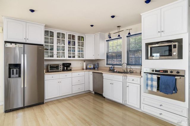 $995,000 | 14 Fair Drive, San Rafael, CA 94901