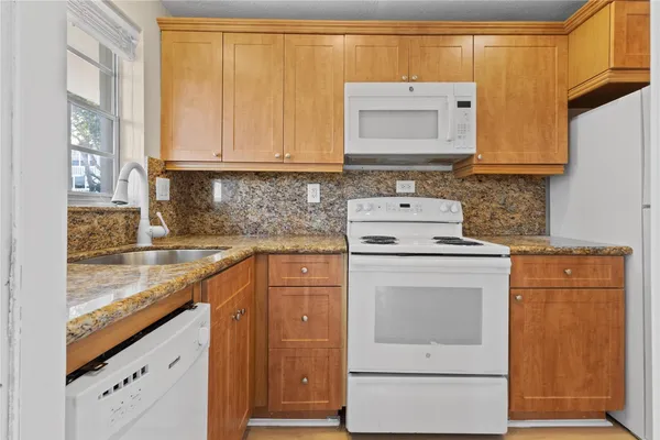 $149,900 | 1965 Southeast 5th Court, Unit 104, Pompano Beach, FL 33060