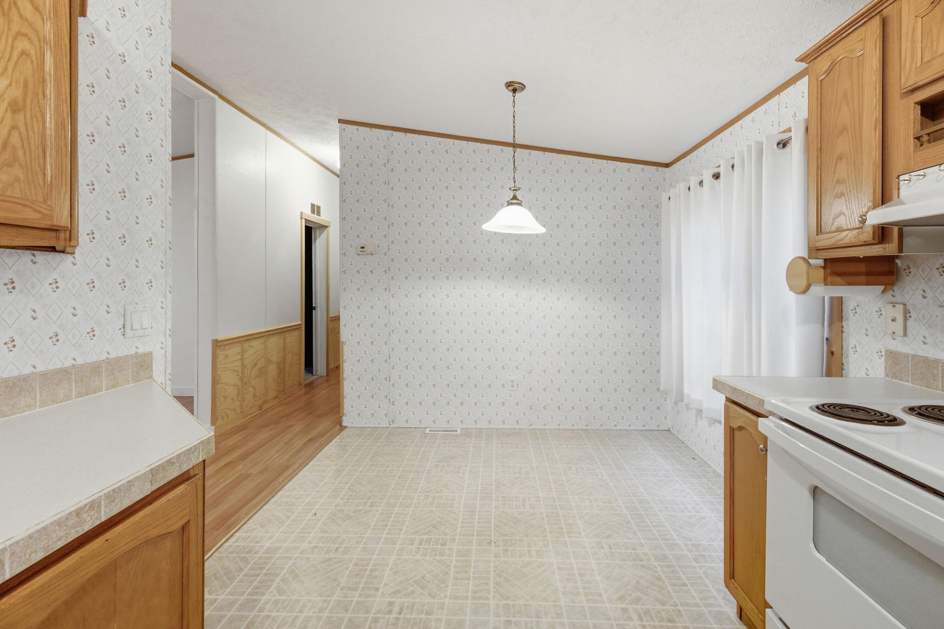 19 Terrace View Sabattus, ME 04280 - Photo 10 of 34 19 Terrace Sabattus-17