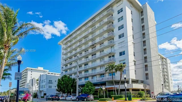 $2,800 | 401 Ocean Drive, Unit 425, Miami Beach, FL 33139