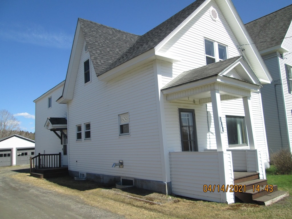 326 Gale Street Canaan, VT 05903 - Photo 2 of 40