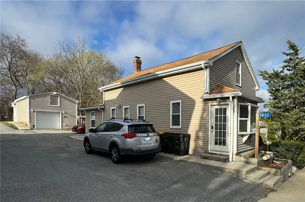 $1,400 | 50 Mapleville Main, Burrillville, RI 02839
