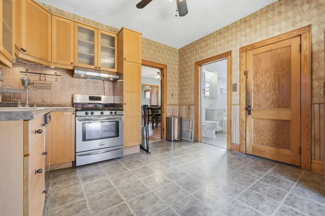 $214,900 | 6338 28th Avenue, Kenosha, WI 53143