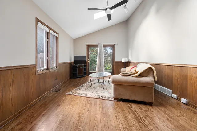 $399,500 | 10567 Waterford Drive, Westchester, IL 60154