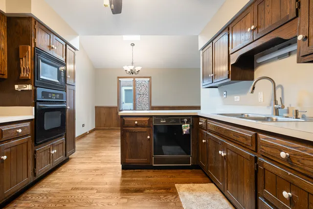 $399,500 | 10567 Waterford Drive, Westchester, IL 60154