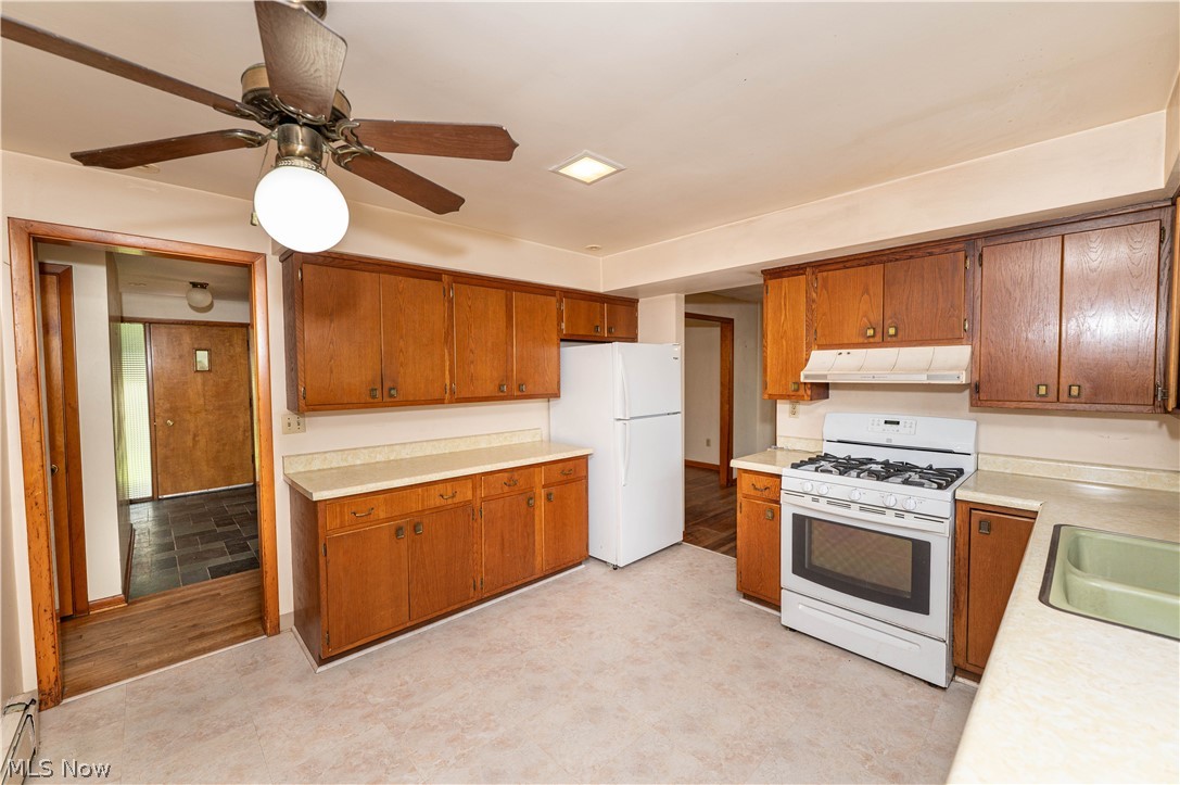 12310 Huntoon Road Painesville, OH 44077 - Photo 7 of 48 Kitchen with plenty of cabinetry