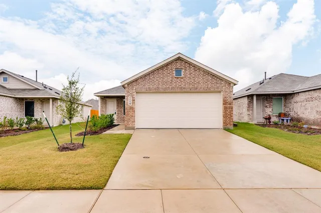 $2,150 | 1119 Barbary Flds Street, Forney, TX 75126