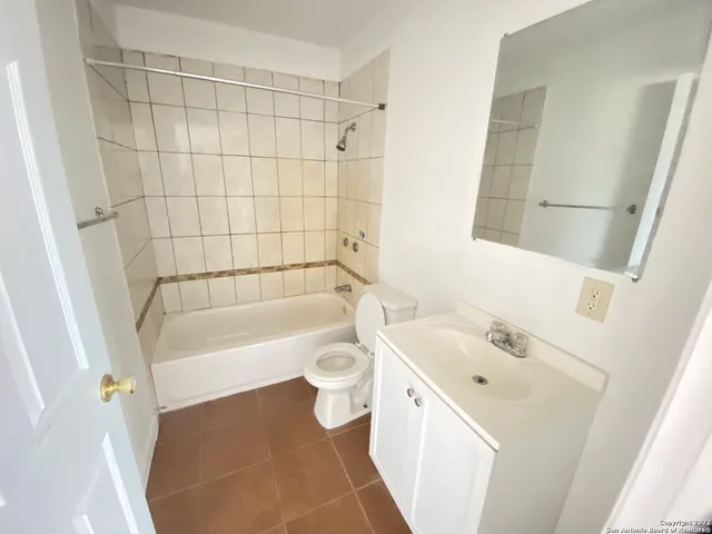 $850 | 428 Burnett Avenue, Unit A, Charlotte, TX 78011