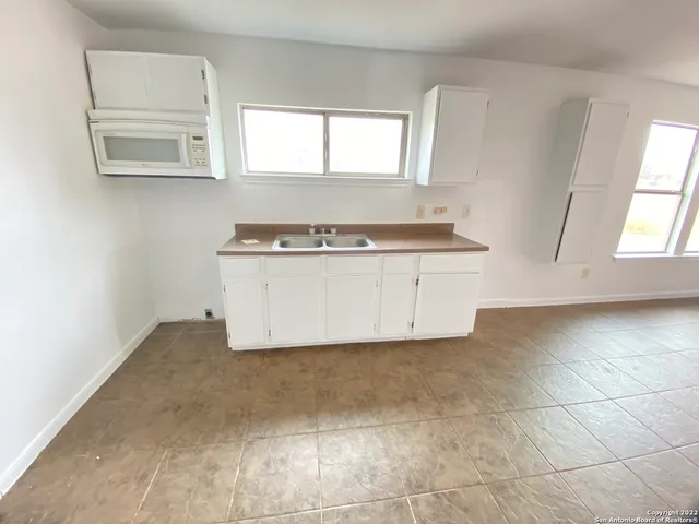 $850 | 428 Burnett Avenue, Unit A, Charlotte, TX 78011