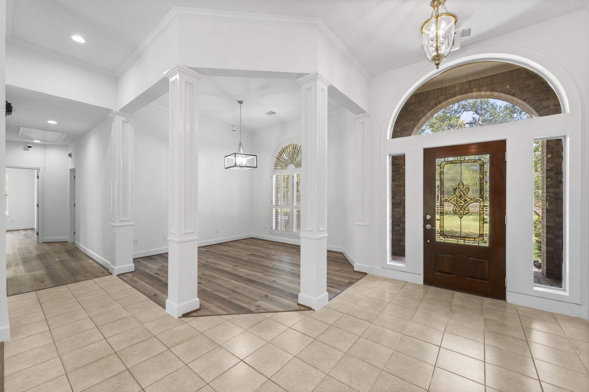 15456 Pin Oak Drive Conroe, TX 77384 - Photo 3 of 44 a view of an entryway with a door