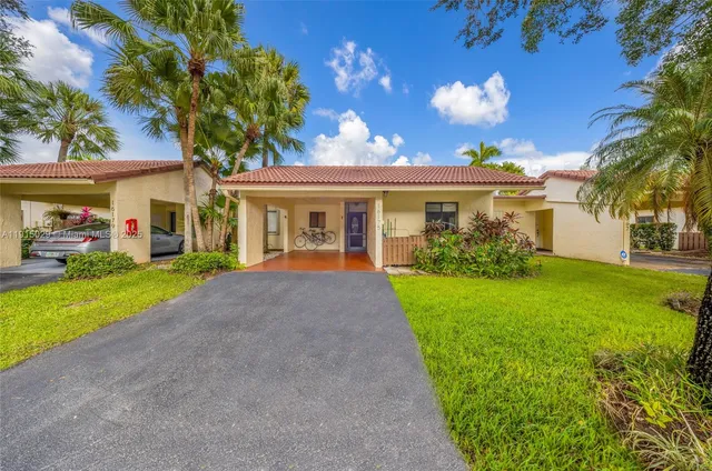$476,000 | 16175 Laurel Drive, Unit 27, Weston, FL 33326