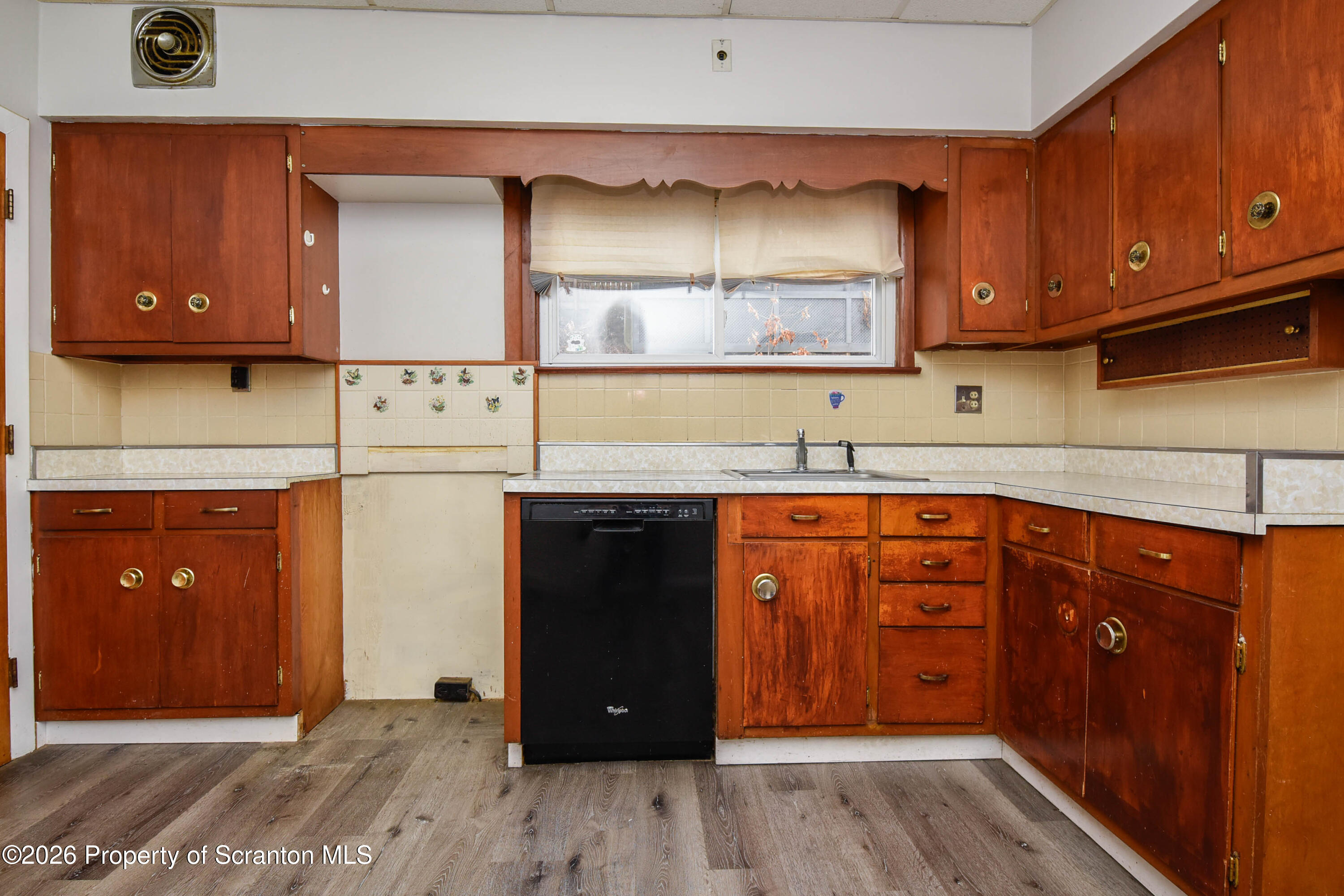 1318 Pine Street Scranton, PA 18510 - Photo 17 of 50 _DSC5227