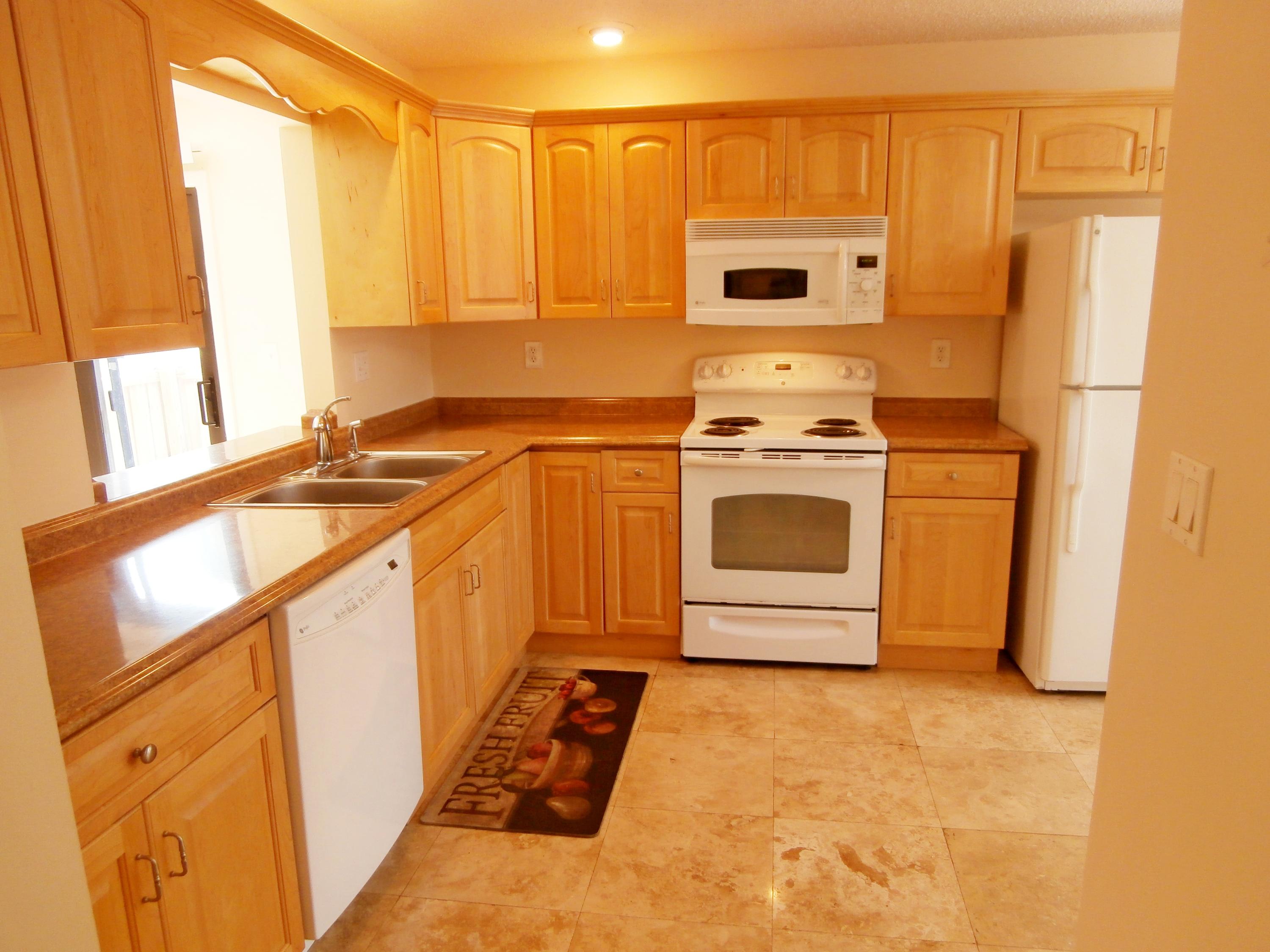 468 Northeast 42nd Street Boca Raton, FL 33431 - Photo 2 of 19 Kitchen