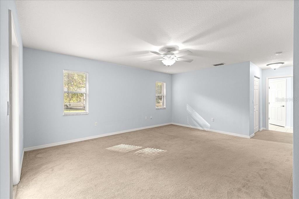 21595 Southwest 84th Loop Dunnellon, FL 34431 - Photo 33 of 62 a view of an empty room with a window