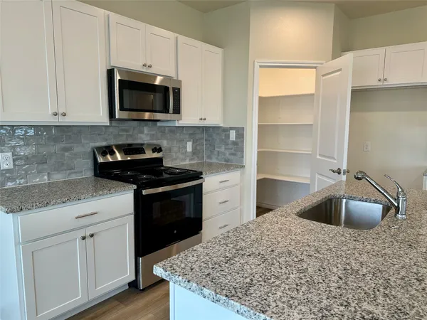 $1,800 | 515 War Admiral Drive, Unit A, Jarrell, TX 76537