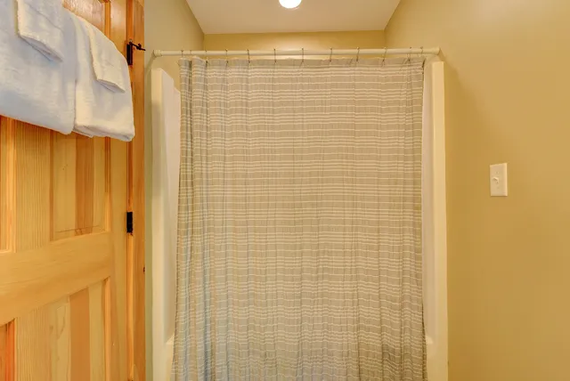 $800,000 | 29 Falcon Loop, Bartlett, NH 03812