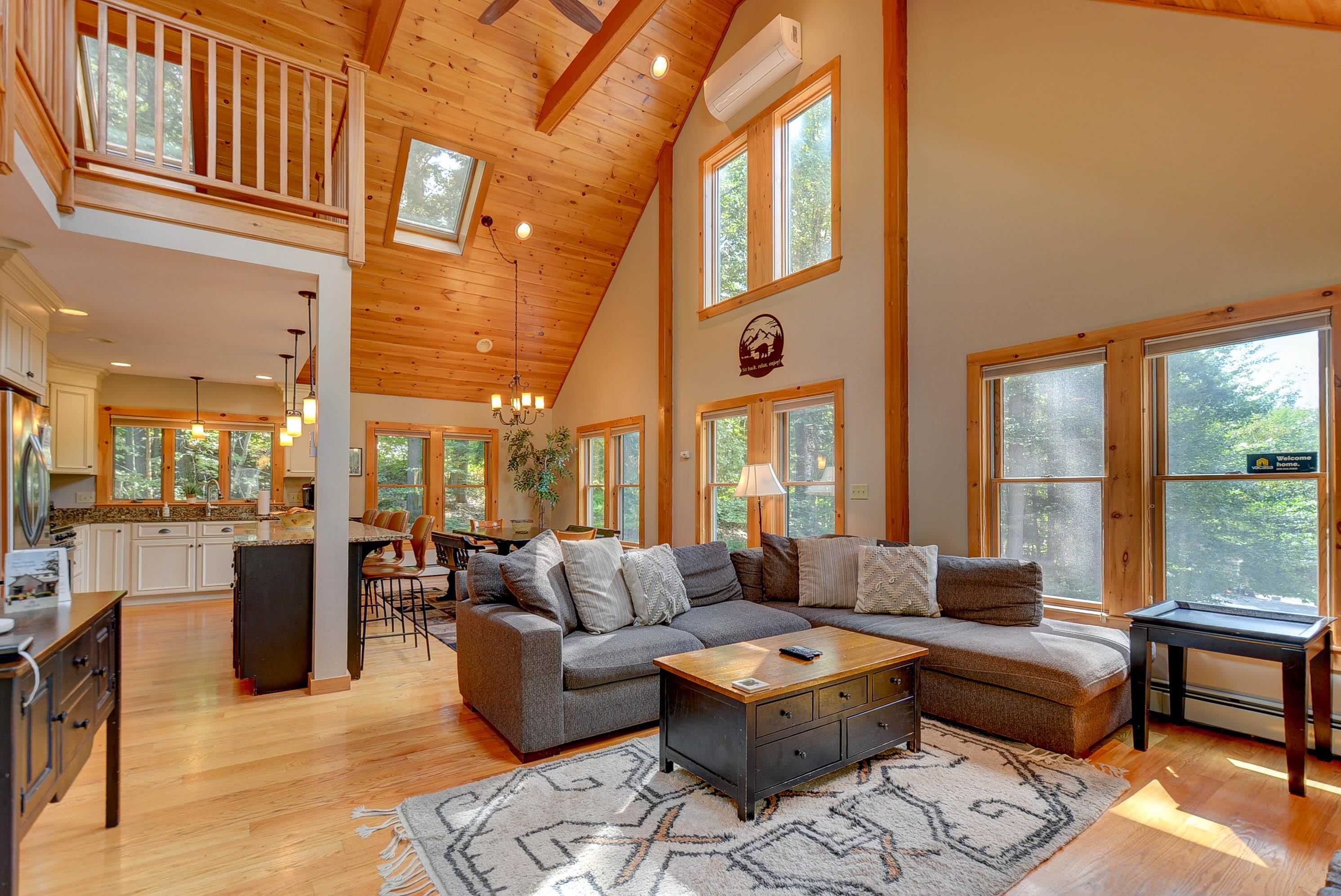 29 Falcon Loop Bartlett, NH 03812 - Photo 2 of 42