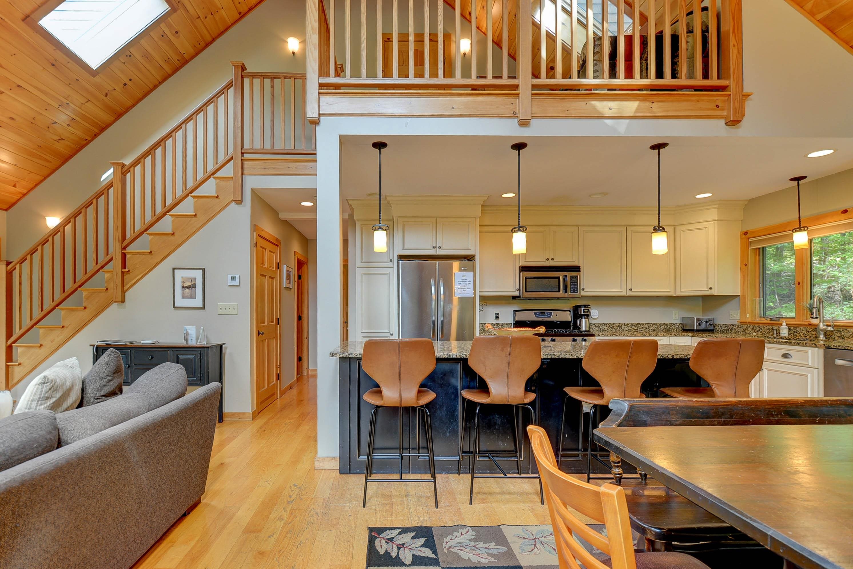 29 Falcon Loop Bartlett, NH 03812 - Photo 4 of 42