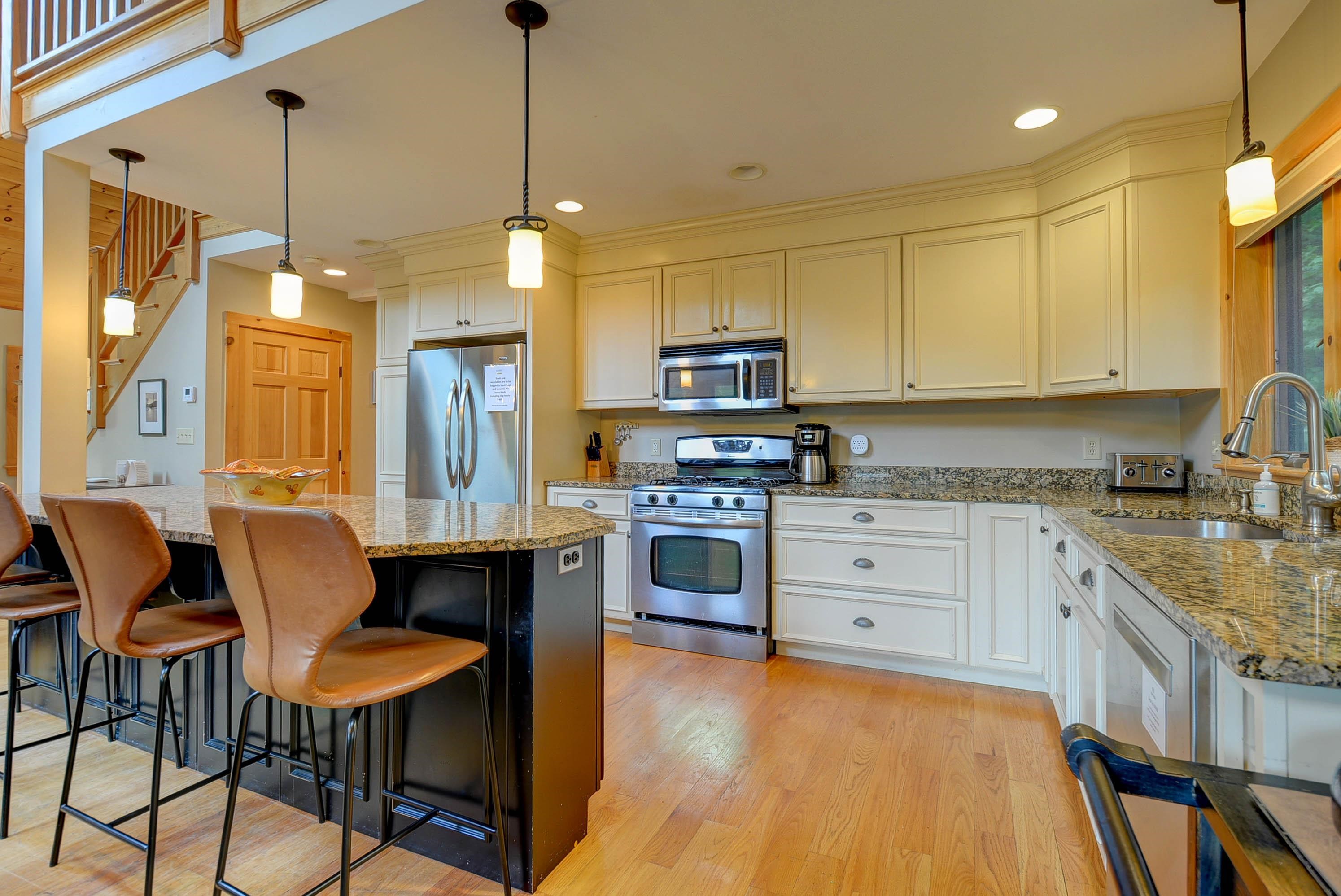 29 Falcon Loop Bartlett, NH 03812 - Photo 5 of 42