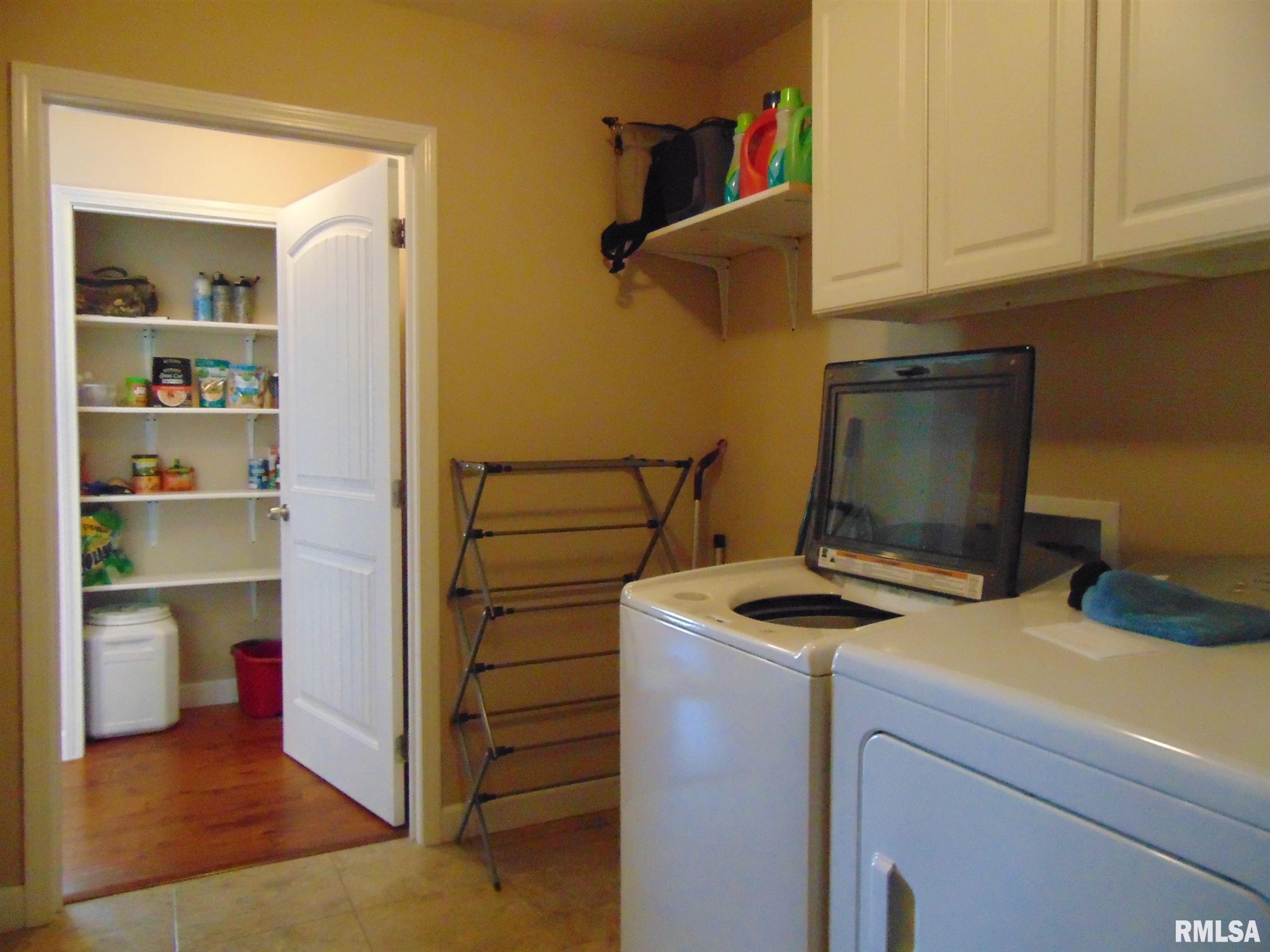 113 Twin Lakes Road Carterville, IL 62918 - Photo 12 of 27 Gallery Image 12