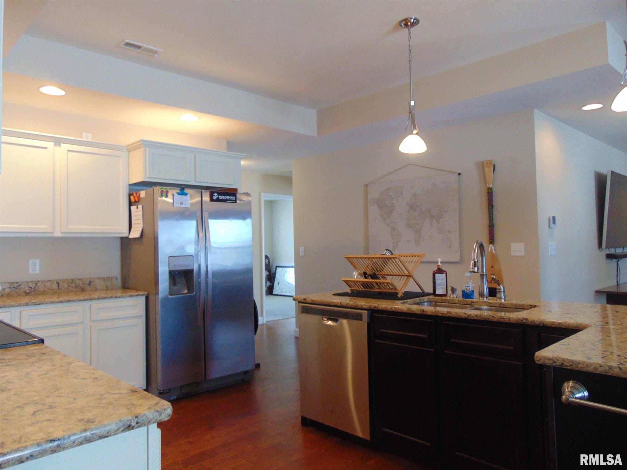 113 Twin Lakes Road Carterville, IL 62918 - Photo 10 of 27 Gallery Image 10
