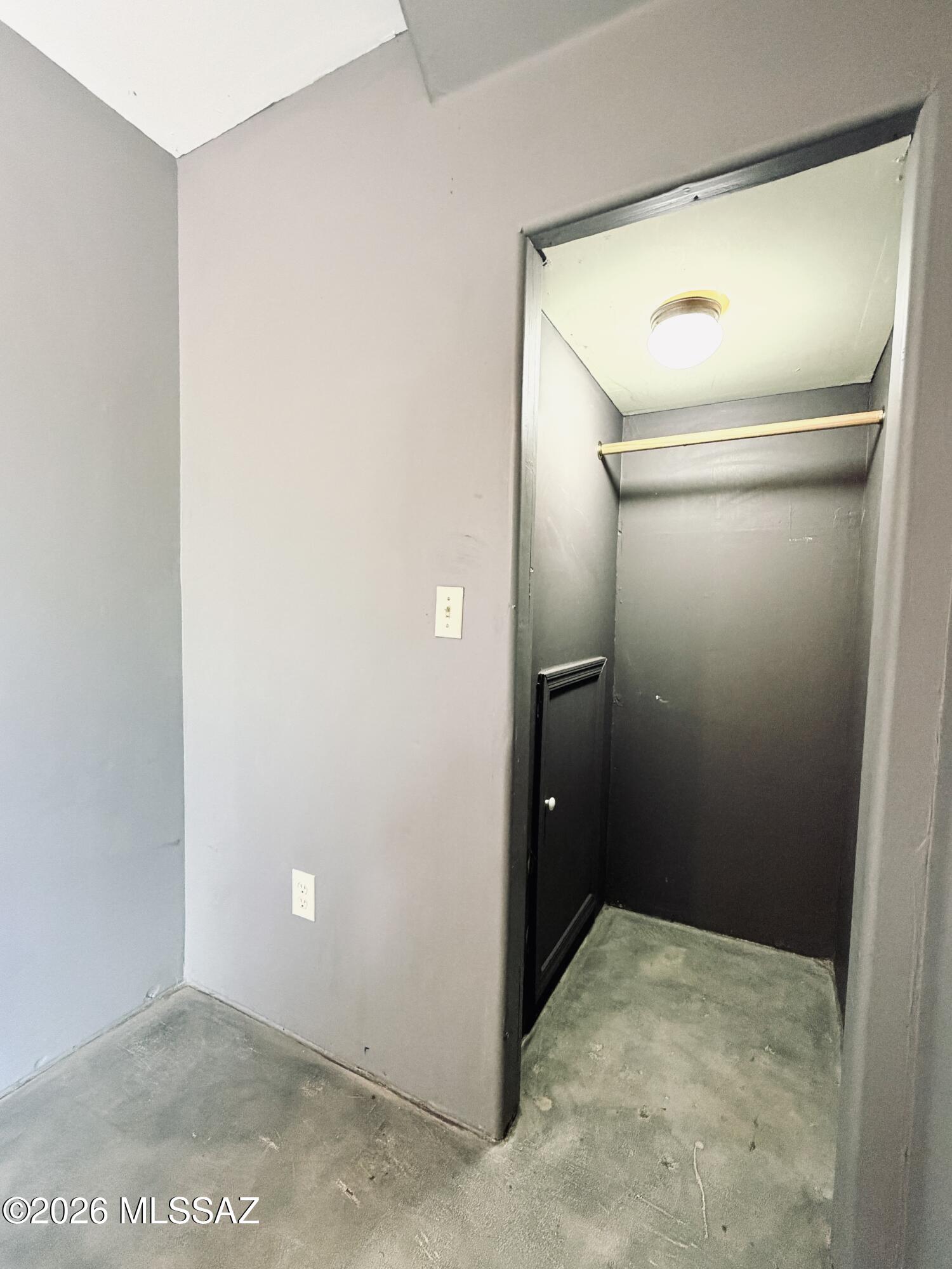 2801 Paradise Mountain Road Tucson, AZ 85713 - Photo 21 of 34 Guest Broom 1 Closet