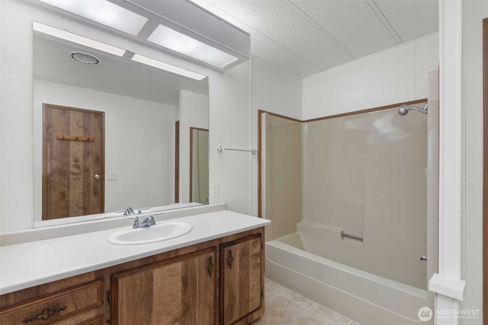 11436 Southeast 208th Street, Unit 7 Kent, WA 98031 - Photo 13 of 21